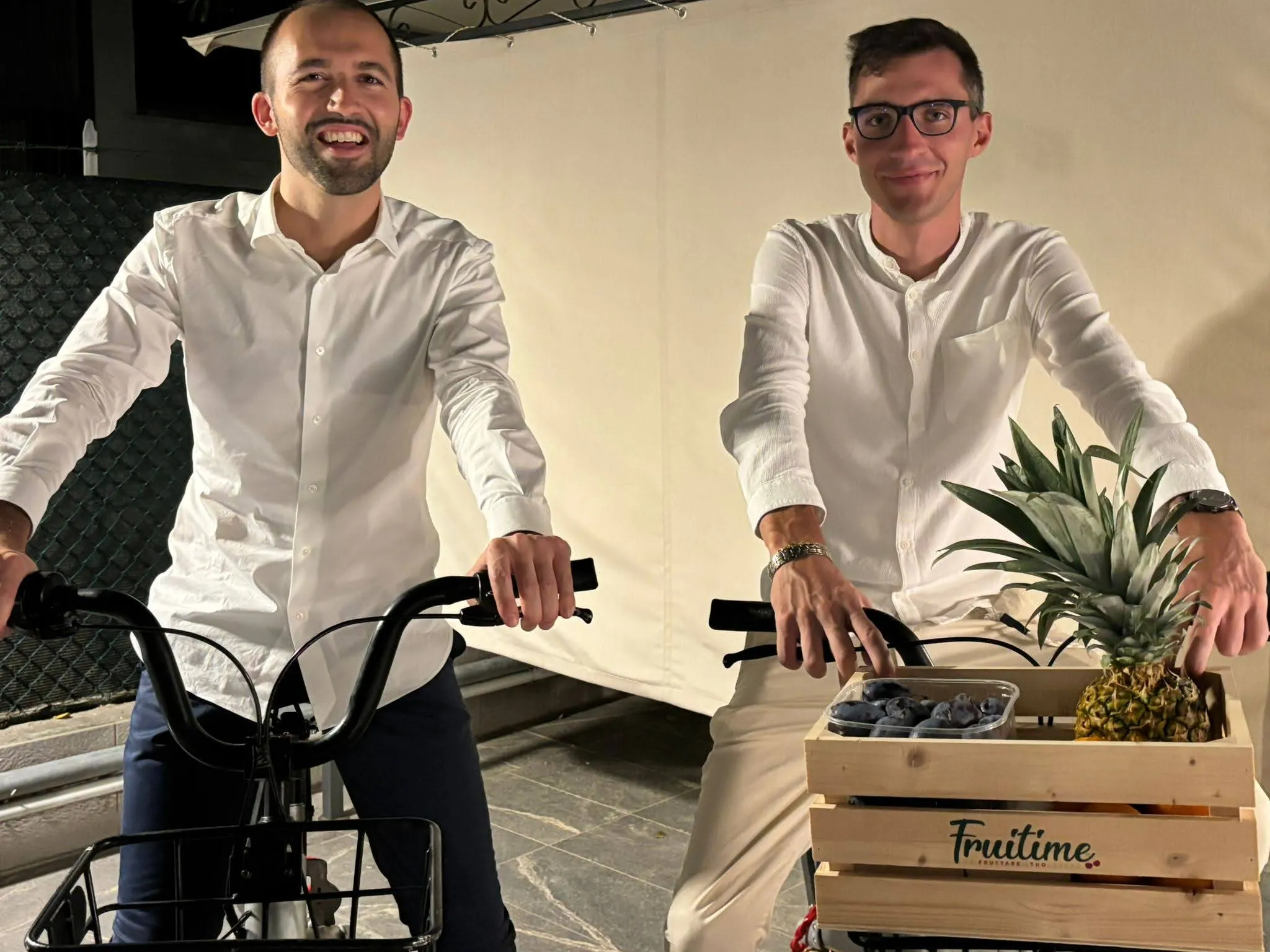 Michelangelo e Livio con la cassetta Fruitime